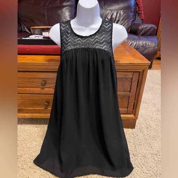 Size Small black dress - Picture 6 of 12